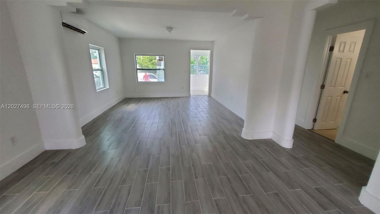 В аренду: $2,700 (2 спален, 1 ванн, 1050 Квадратных фут)
