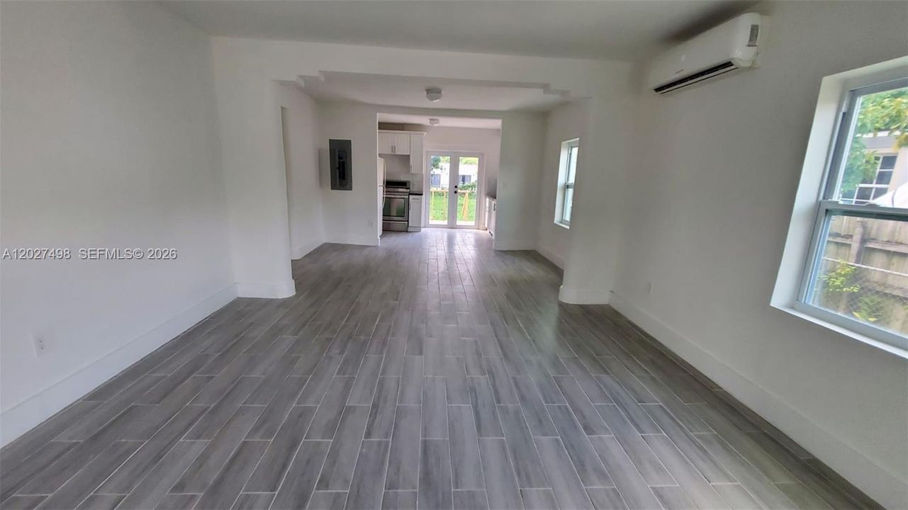 В аренду: $2,700 (2 спален, 1 ванн, 1050 Квадратных фут)
