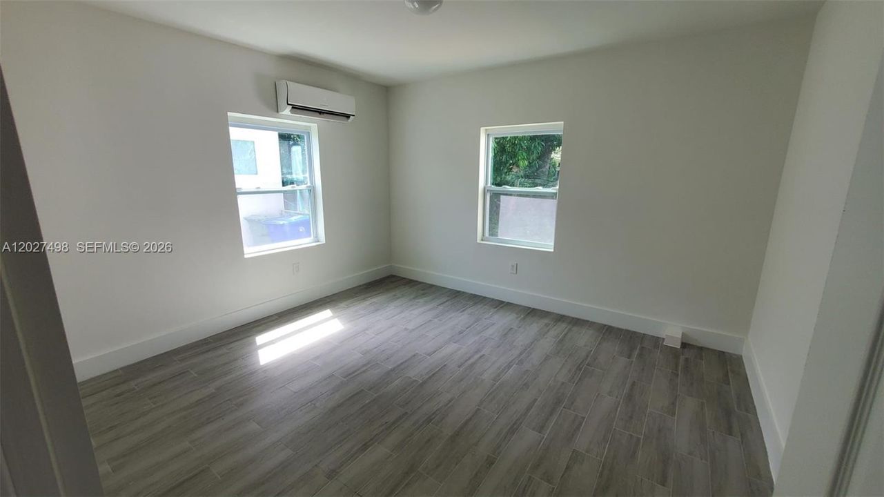 В аренду: $2,700 (2 спален, 1 ванн, 1050 Квадратных фут)