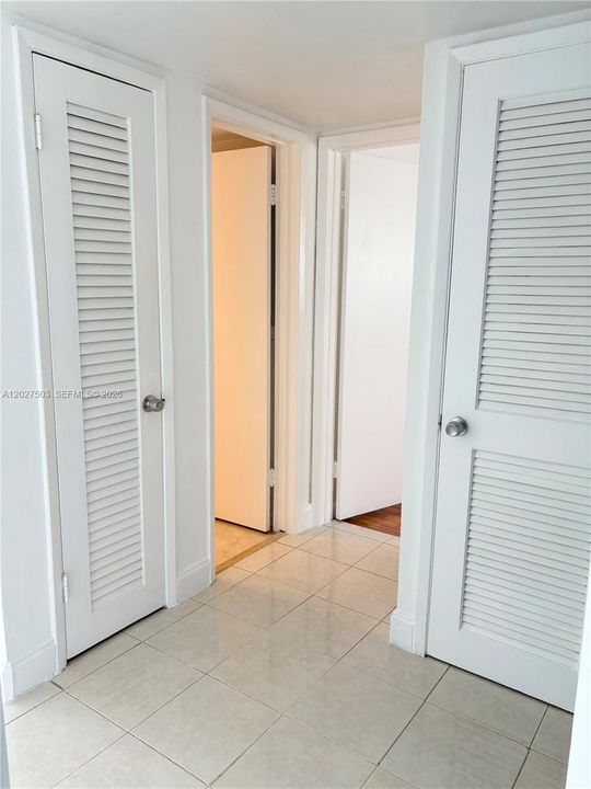 For Rent: $1,975 (2 beds, 1 baths, 994 Square Feet)