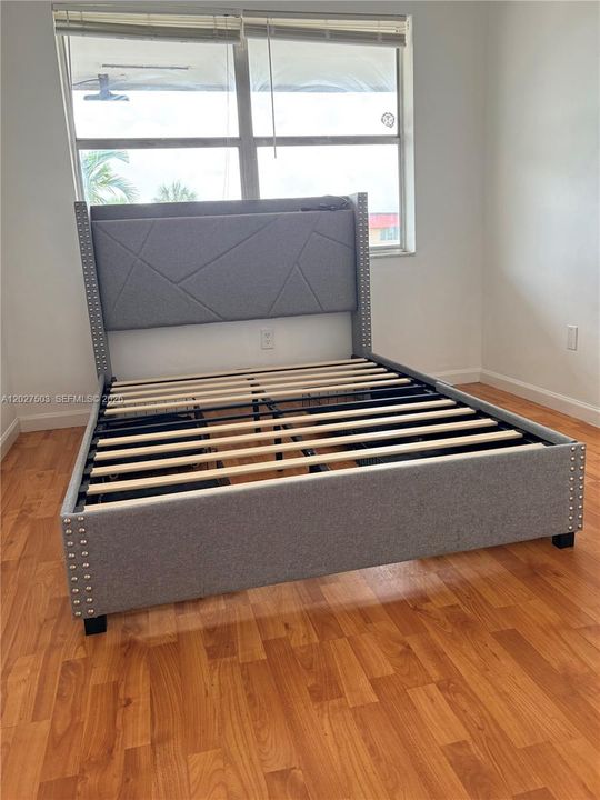 For Rent: $1,975 (2 beds, 1 baths, 994 Square Feet)