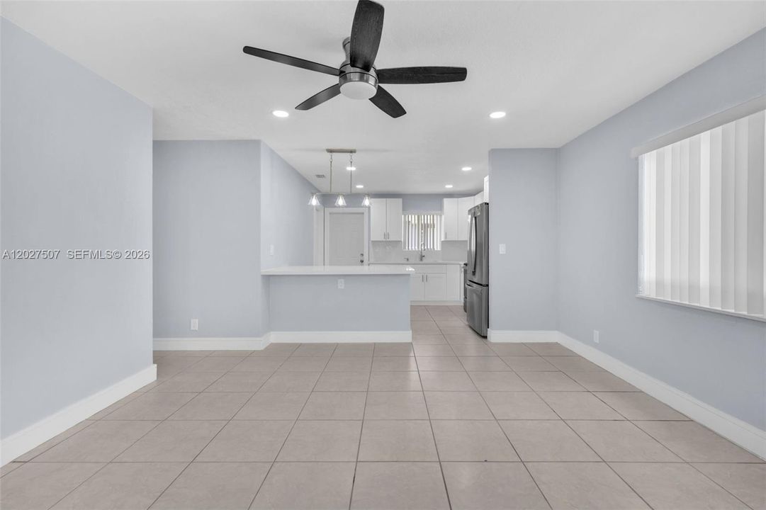 For Rent: $2,300 (2 beds, 1 baths, 1864 Square Feet)
