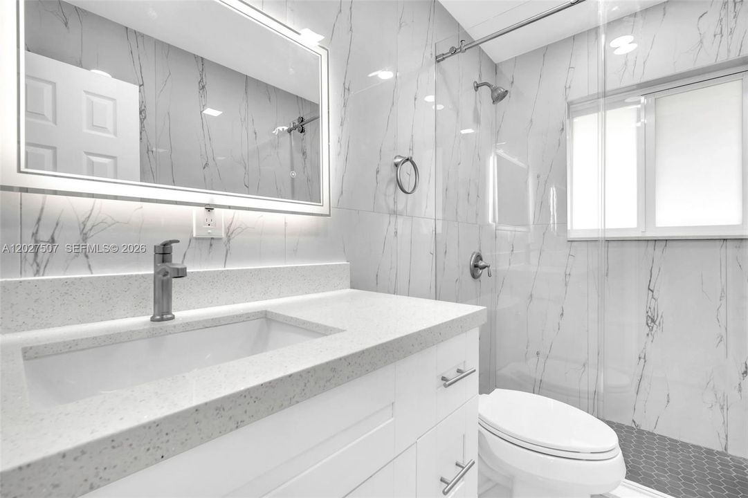 For Rent: $2,300 (2 beds, 1 baths, 1864 Square Feet)