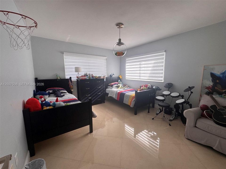 В аренду: $6,500 (3 спален, 3 ванн, 1576 Квадратных фут)