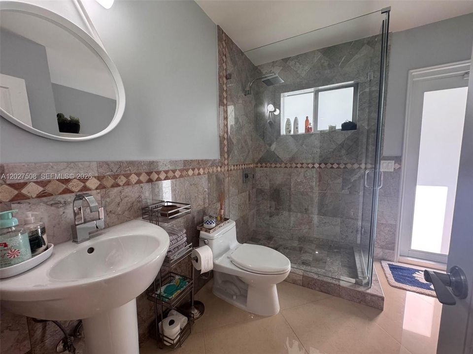 В аренду: $6,500 (3 спален, 3 ванн, 1576 Квадратных фут)