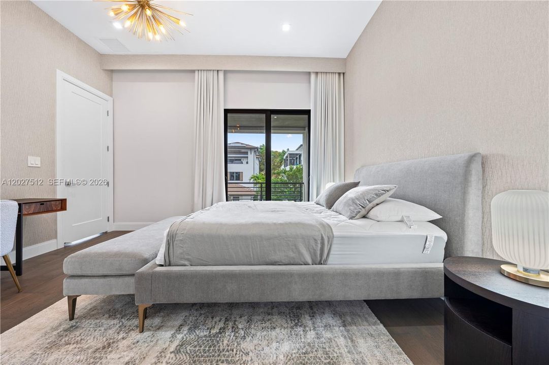 For Sale: $2,100,000 (4 beds, 4 baths, 3996 Square Feet)