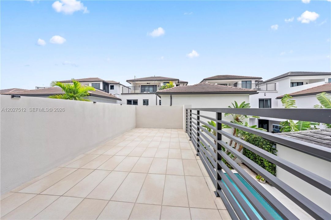 For Sale: $2,100,000 (4 beds, 4 baths, 3996 Square Feet)