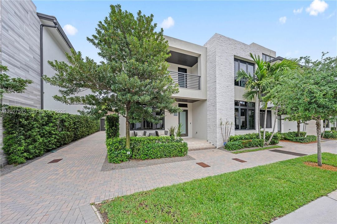 For Sale: $2,100,000 (4 beds, 4 baths, 3996 Square Feet)