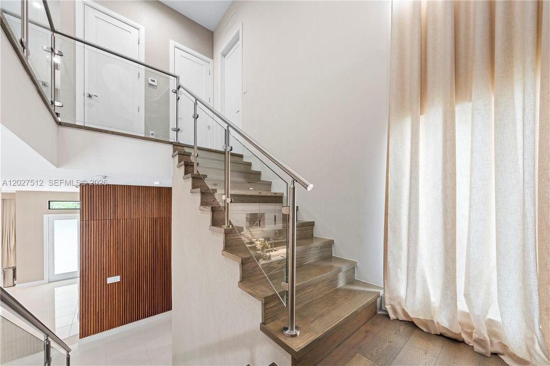 For Sale: $2,100,000 (4 beds, 4 baths, 3996 Square Feet)