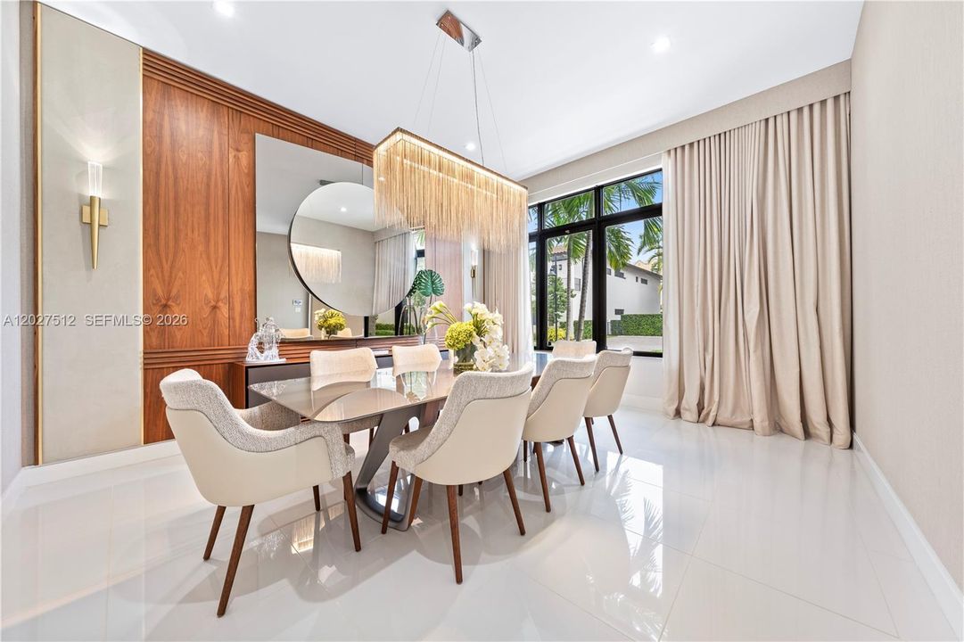 For Sale: $2,100,000 (4 beds, 4 baths, 3996 Square Feet)