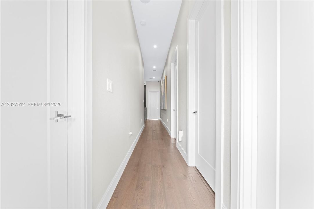 For Sale: $2,100,000 (4 beds, 4 baths, 3996 Square Feet)