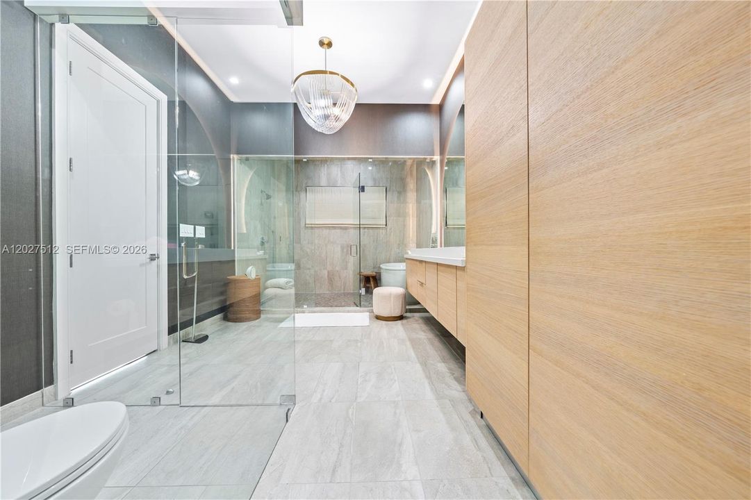 For Sale: $2,100,000 (4 beds, 4 baths, 3996 Square Feet)