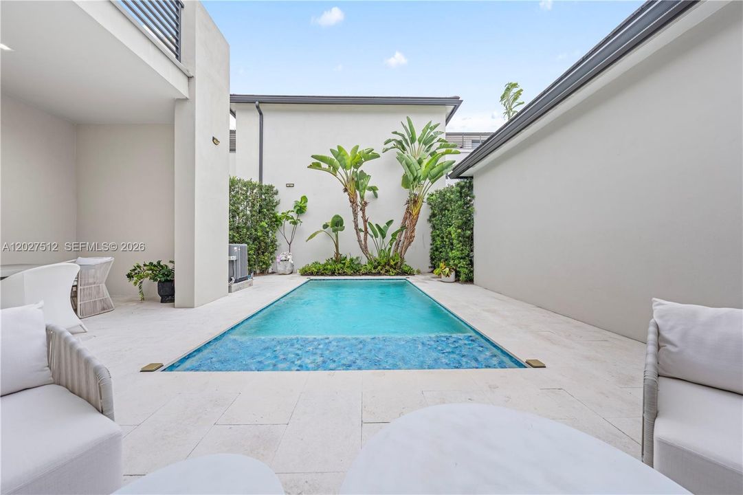 For Sale: $2,100,000 (4 beds, 4 baths, 3996 Square Feet)