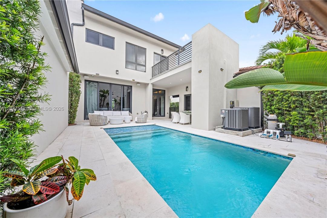 For Sale: $2,100,000 (4 beds, 4 baths, 3996 Square Feet)