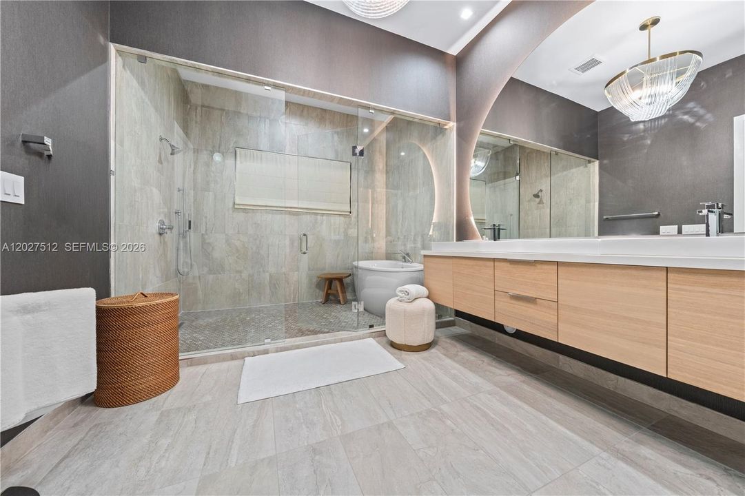 For Sale: $2,100,000 (4 beds, 4 baths, 3996 Square Feet)