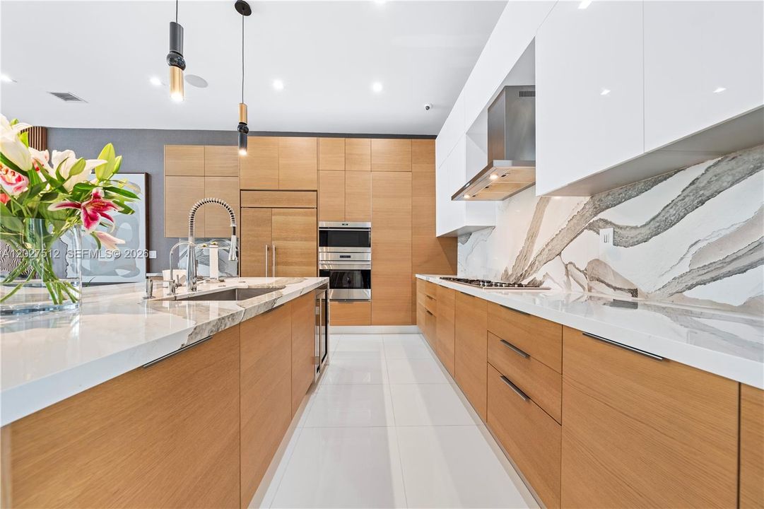 For Sale: $2,100,000 (4 beds, 4 baths, 3996 Square Feet)
