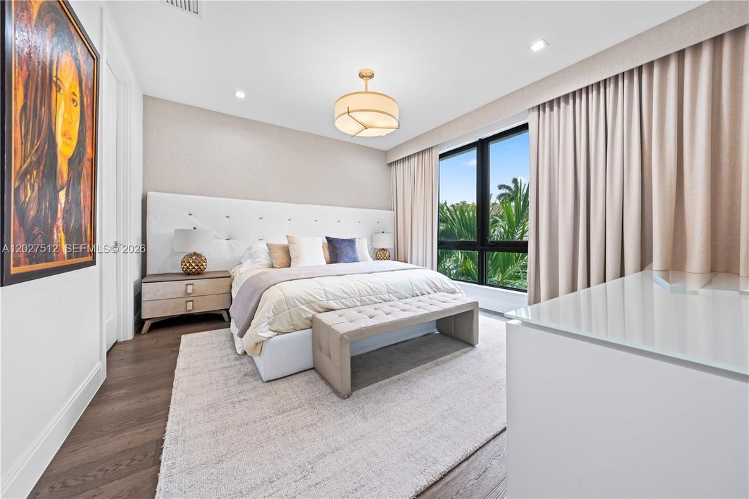 For Sale: $2,100,000 (4 beds, 4 baths, 3996 Square Feet)
