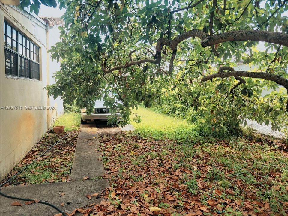 For Sale: $599,000 (3 beds, 1 baths, 1194 Square Feet)