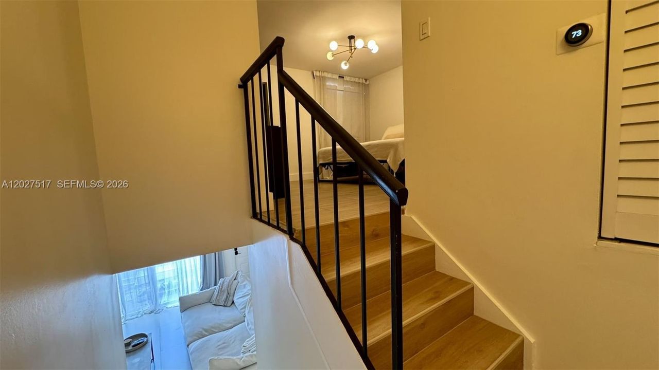 For Sale: $363,000 (1 beds, 1 baths, 900 Square Feet)