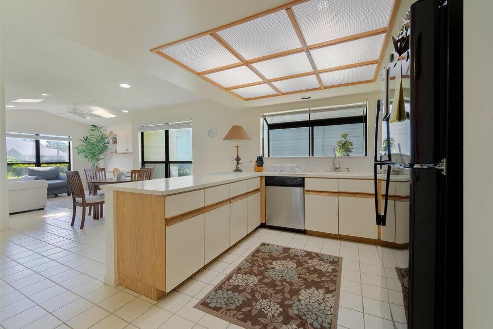 FLO HOUSE 13
