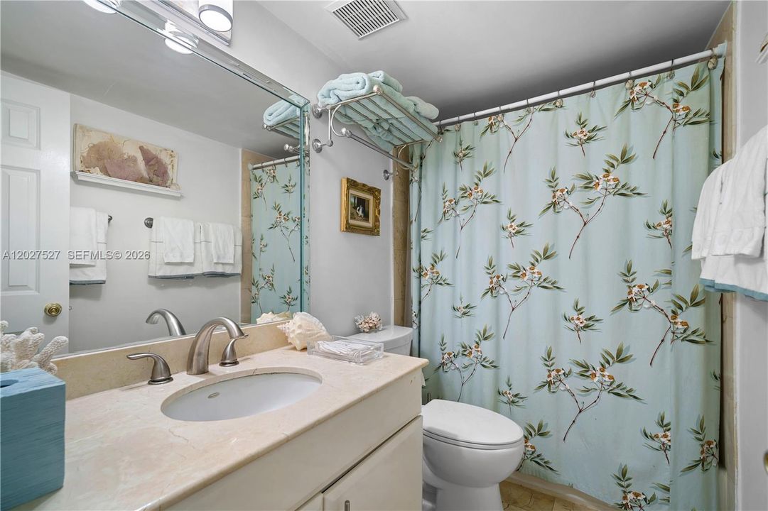 For Sale: $500,000 (2 beds, 2 baths, 1079 Square Feet)