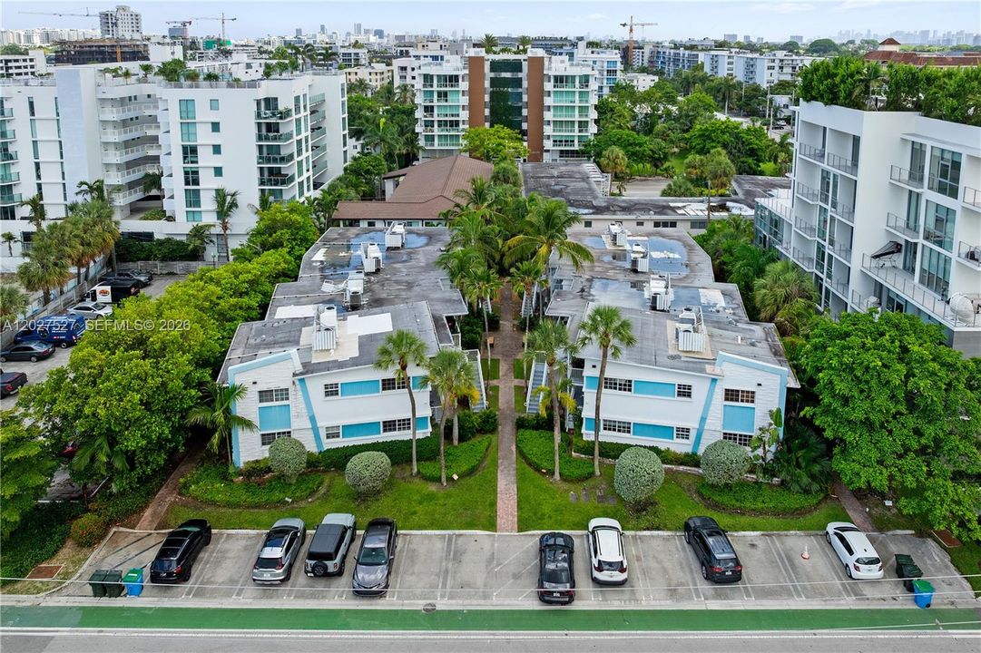 For Sale: $500,000 (2 beds, 2 baths, 1079 Square Feet)