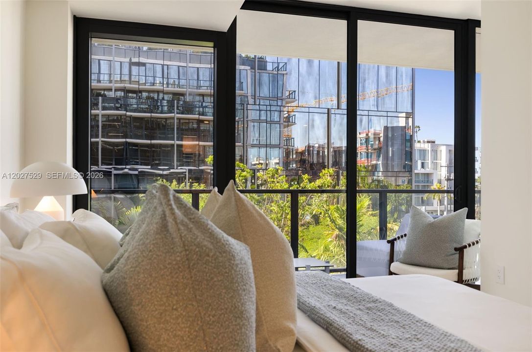 For Sale: $3,650,000 (3 beds, 3 baths, 2326 Square Feet)