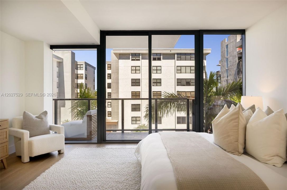 For Sale: $3,650,000 (3 beds, 3 baths, 2326 Square Feet)
