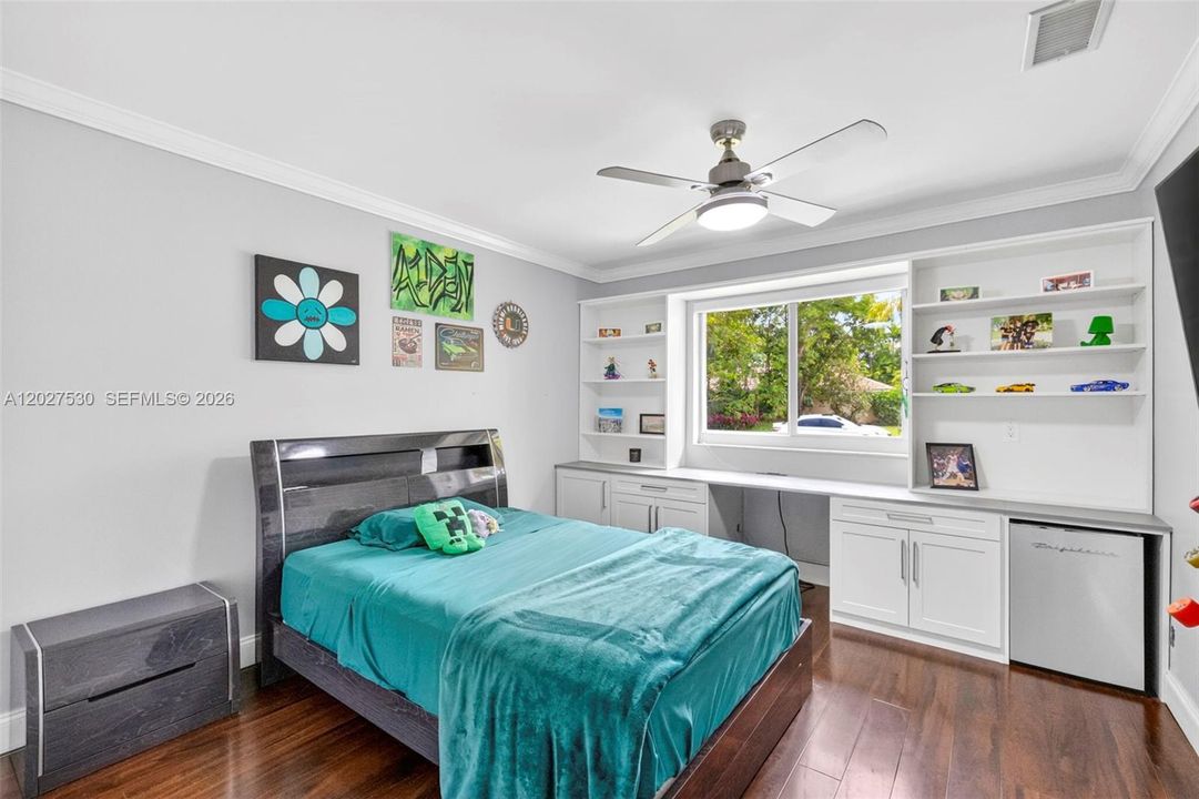 For Sale: $990,000 (4 beds, 2 baths, 2859 Square Feet)