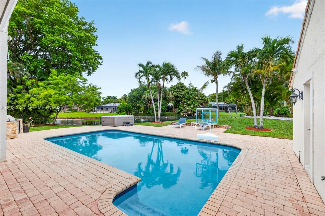 For Sale: $990,000 (4 beds, 2 baths, 2859 Square Feet)