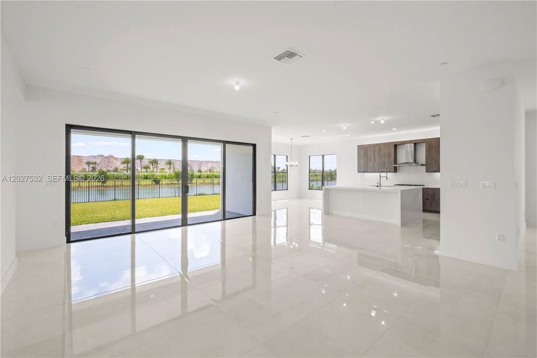 For Rent: $9,000 (5 beds, 5 baths, 5334 Square Feet)