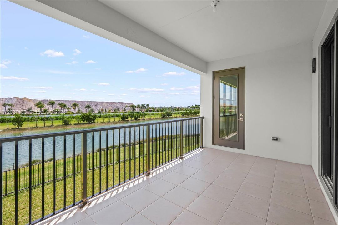 For Rent: $9,000 (5 beds, 5 baths, 5334 Square Feet)