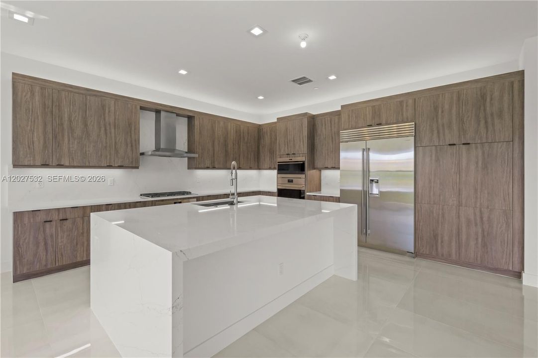 For Rent: $9,000 (5 beds, 5 baths, 5334 Square Feet)