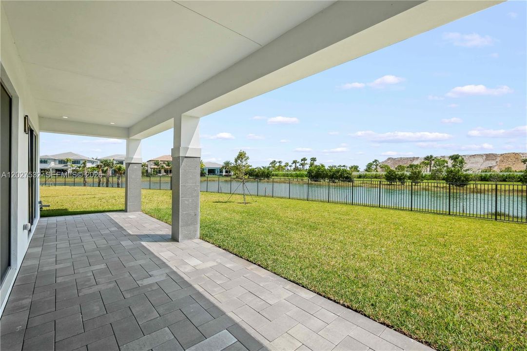 For Rent: $9,000 (5 beds, 5 baths, 5334 Square Feet)