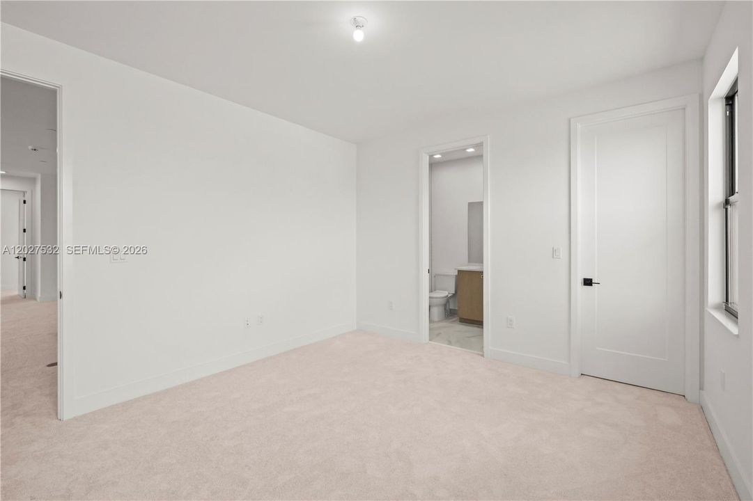 For Rent: $9,000 (5 beds, 5 baths, 5334 Square Feet)