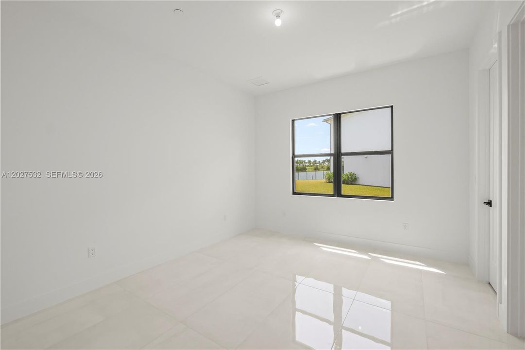 For Rent: $9,000 (5 beds, 5 baths, 5334 Square Feet)