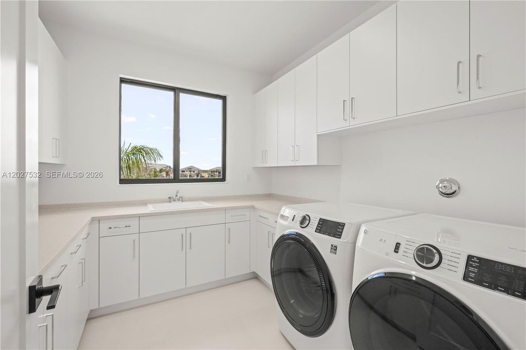 For Rent: $9,000 (5 beds, 5 baths, 5334 Square Feet)