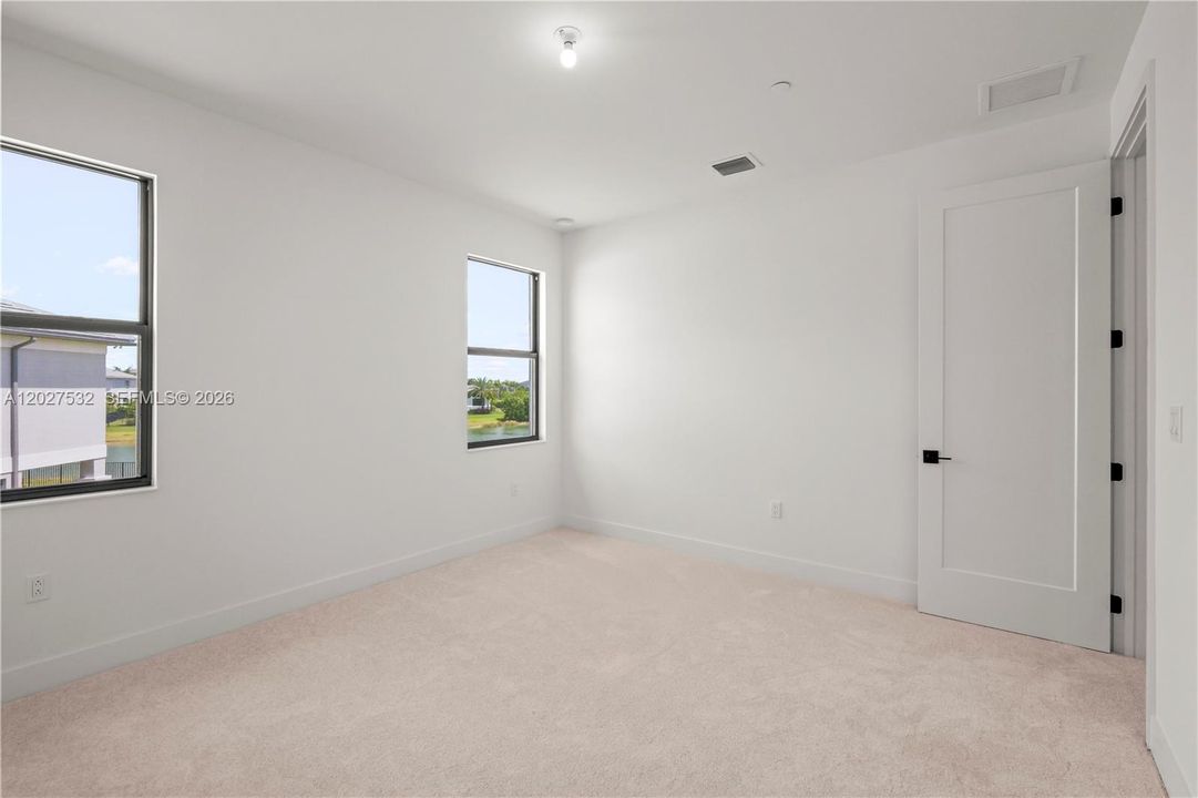 For Rent: $9,000 (5 beds, 5 baths, 5334 Square Feet)