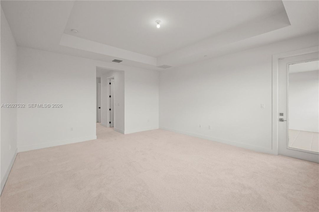 For Rent: $9,000 (5 beds, 5 baths, 5334 Square Feet)