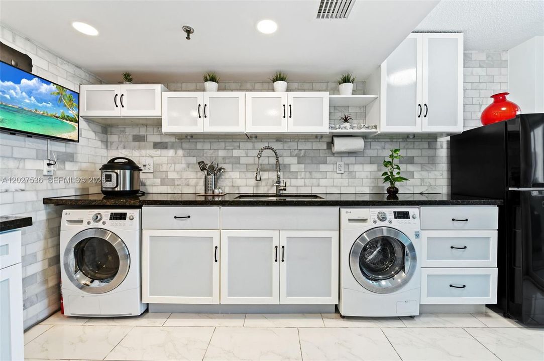 For Sale: $260,000 (2 beds, 2 baths, 1213 Square Feet)