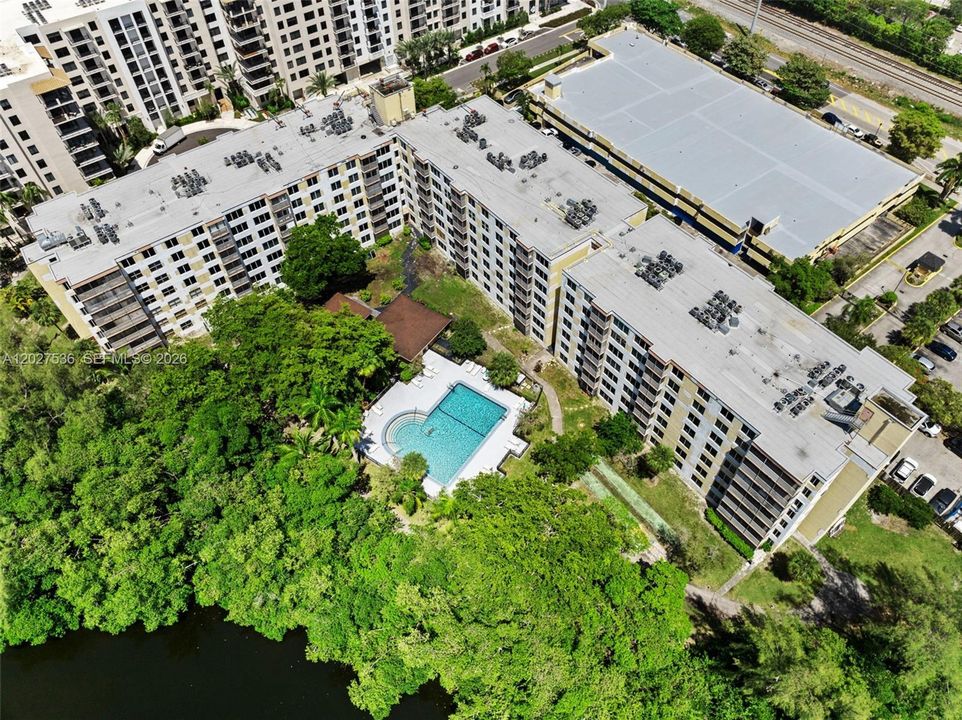 For Sale: $260,000 (2 beds, 2 baths, 1213 Square Feet)