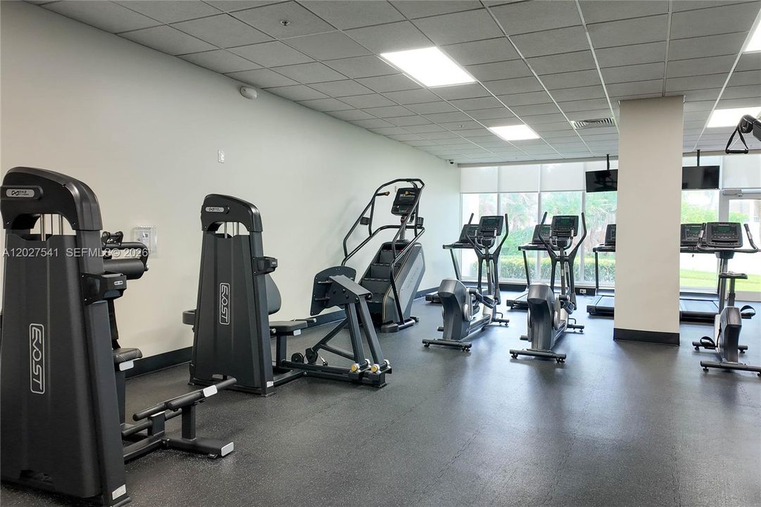 For Rent: $2,800 (1 beds, 1 baths, 883 Square Feet)