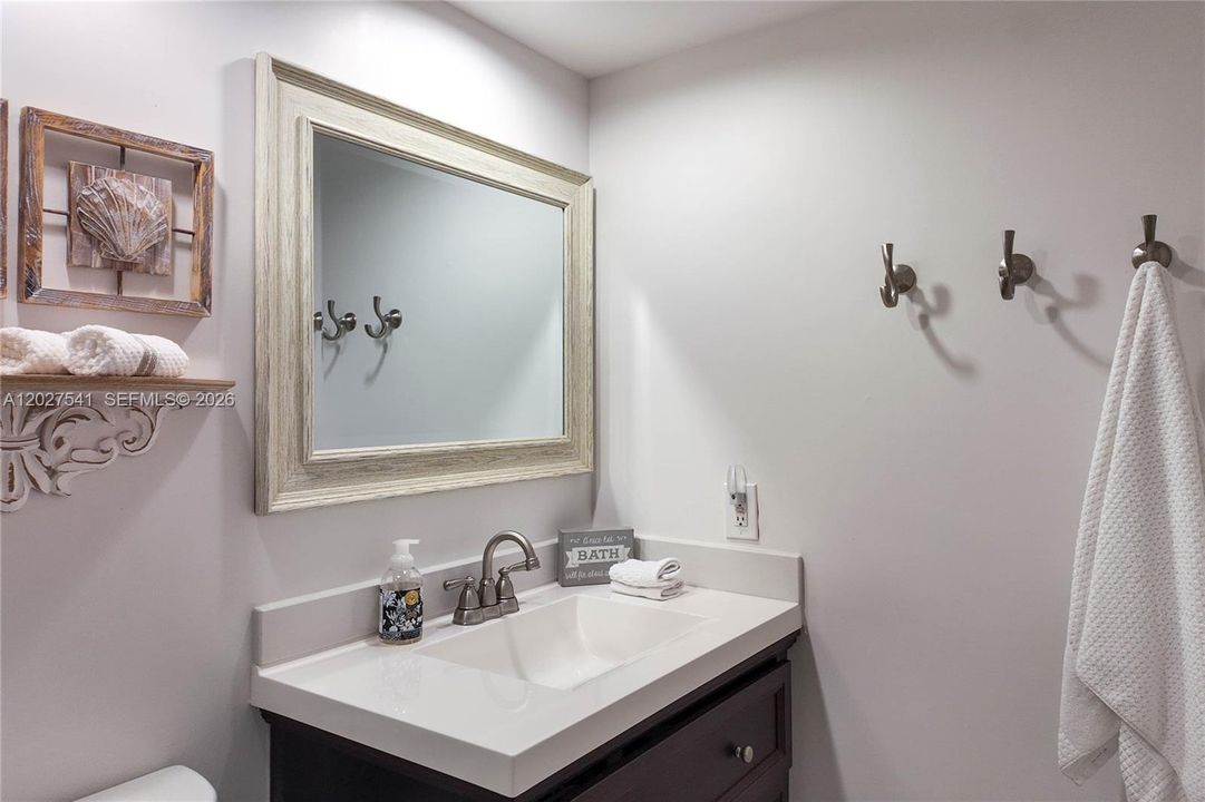 For Rent: $2,800 (1 beds, 1 baths, 883 Square Feet)
