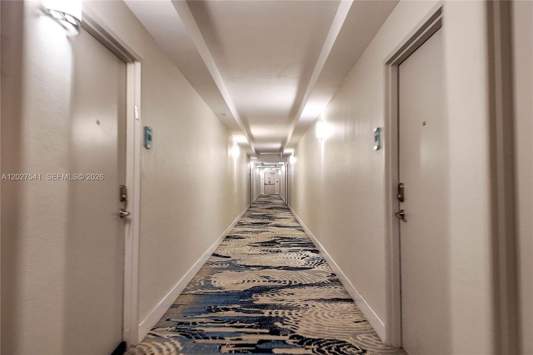 For Rent: $2,800 (1 beds, 1 baths, 883 Square Feet)