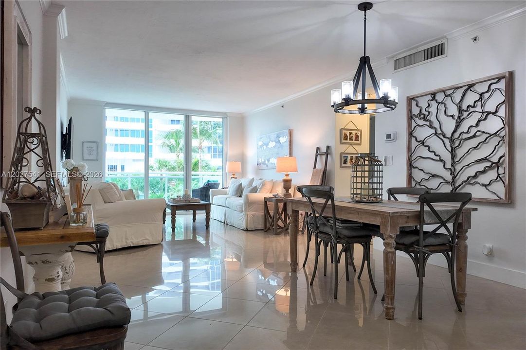 For Rent: $2,800 (1 beds, 1 baths, 883 Square Feet)