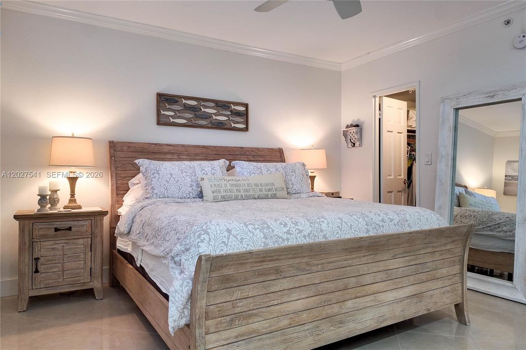 For Rent: $2,800 (1 beds, 1 baths, 883 Square Feet)