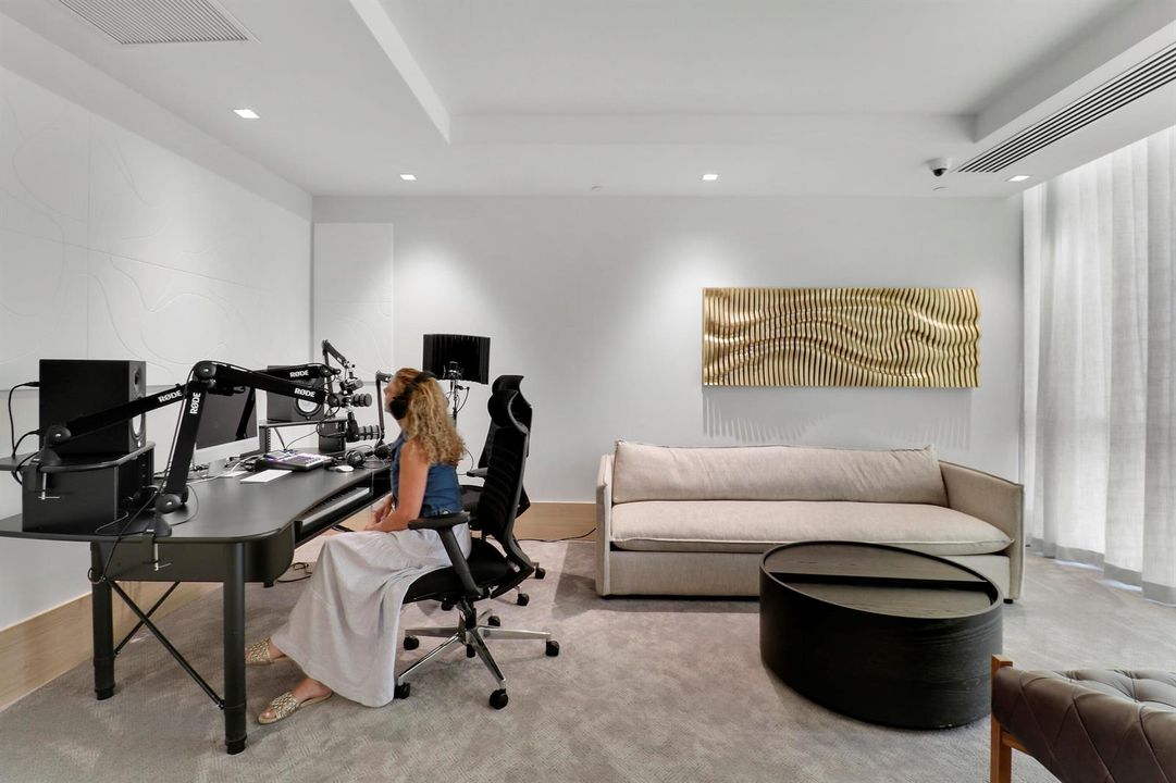 Podcast Media Room II