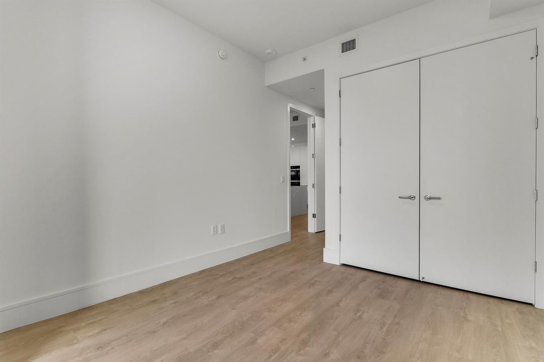 Secondary Bedroom with closet