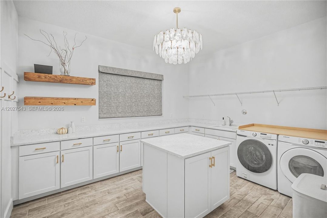 На продажу: $1,429,000 (5 спален, 4 ванн, 4110 Квадратных фут)
