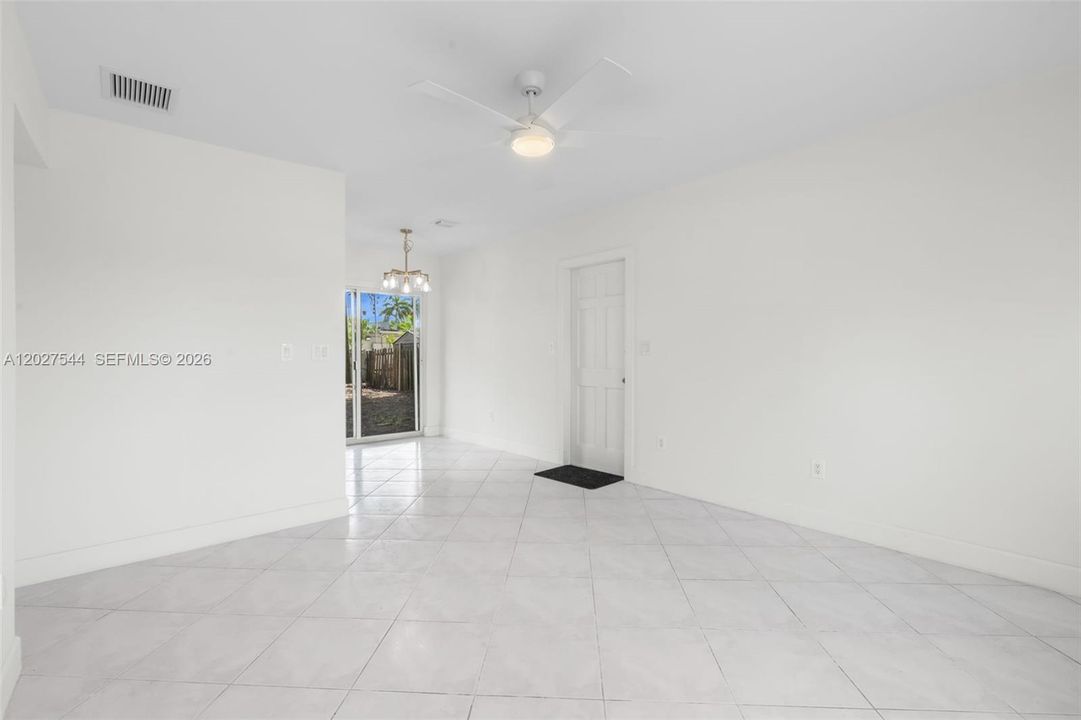 En Venta: $399,900 (3 camas, 1 baños, 805 Pies cuadrados)